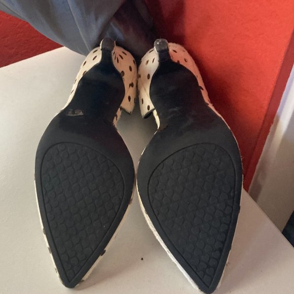 Gently Used Polka Dot Pumps - Picture 3 of 3